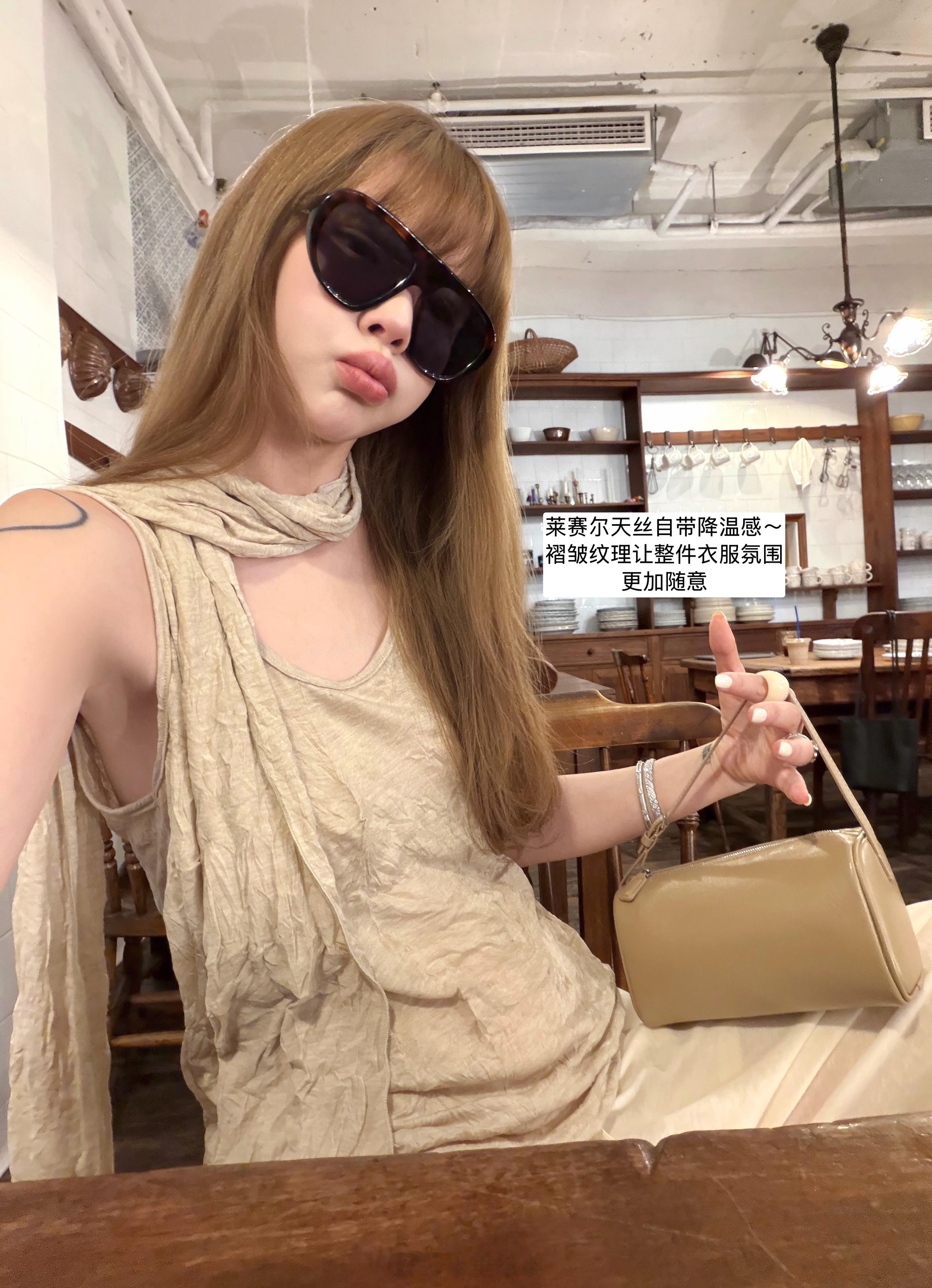 本期最爱莱赛尔压褶纹理T恤送小围巾～可搭配率太高啦怎么穿都是时髦精： 网页链接p