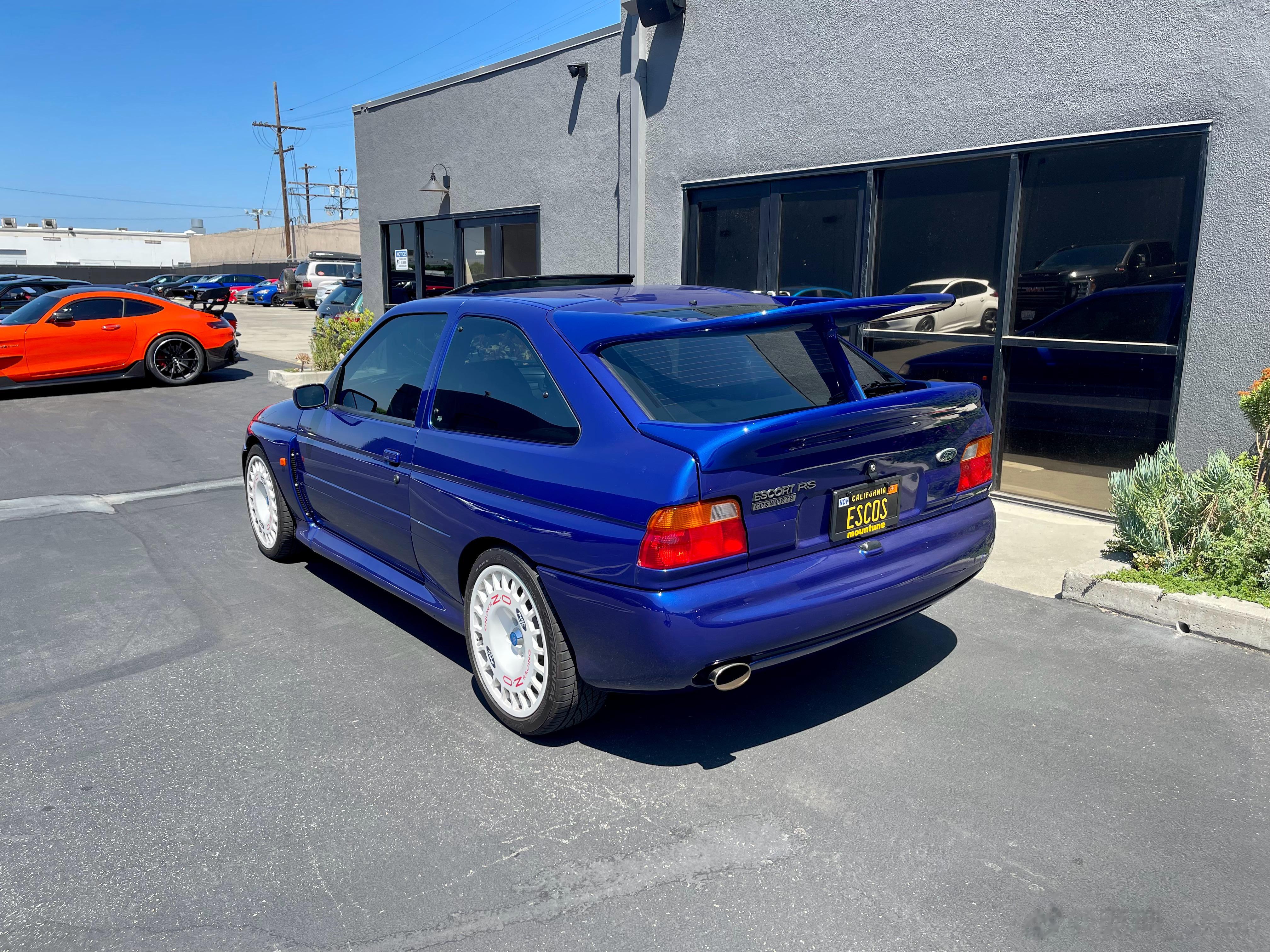 今天碰上了小规模车聚，有趣的车不少[哇] ​​​