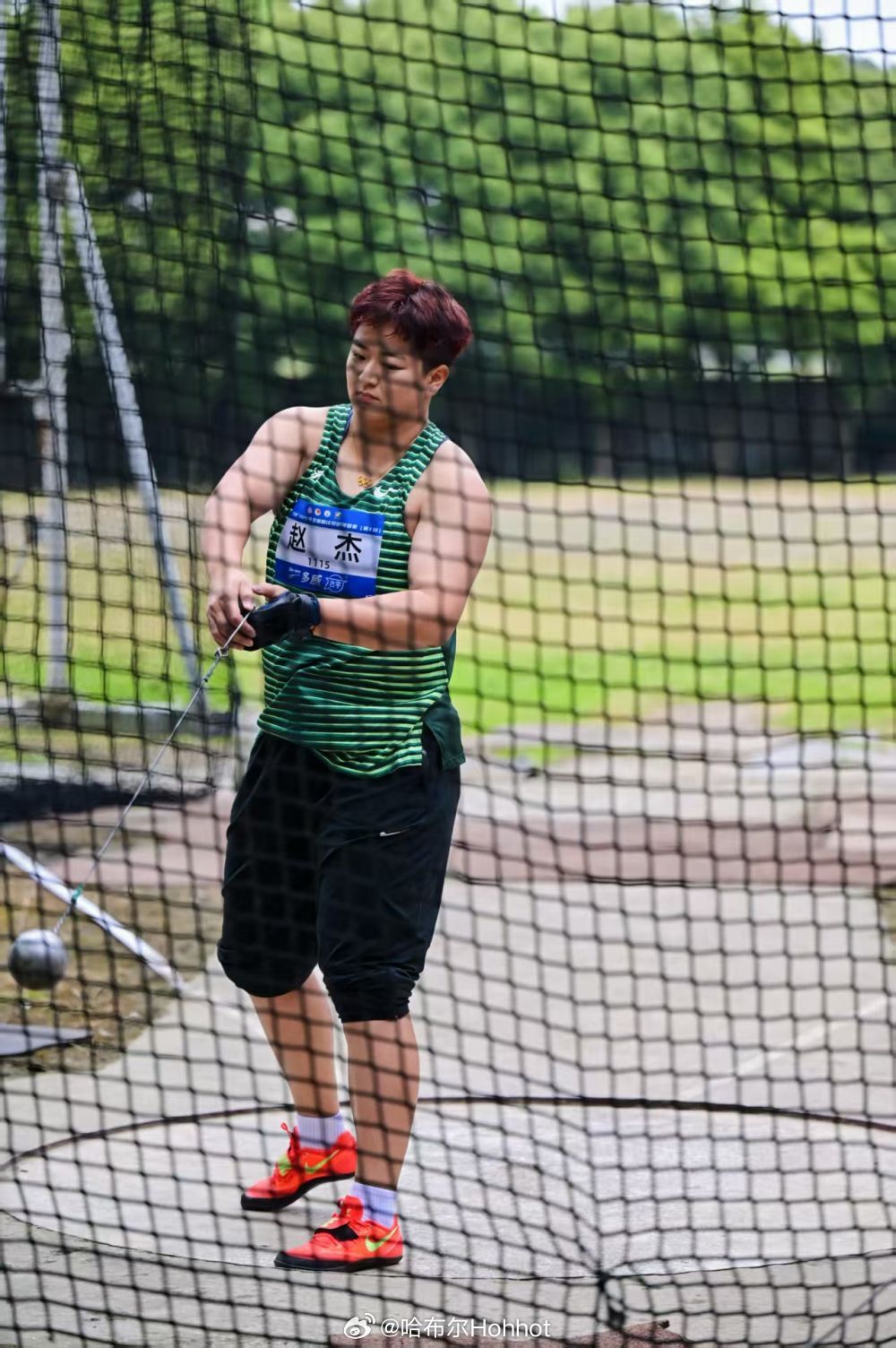 每年成都投掷项群赛，链球赛场都会有好成绩传来。赵杰在第一轮就投出77米32的好成