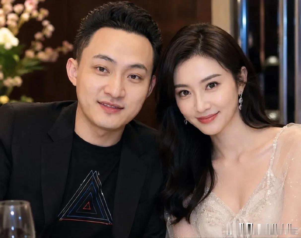 孙宇晨就是中国版的“了不起的盖茨比”。人家盖茨比死了却让人心疼，孙宇晨写完小作文