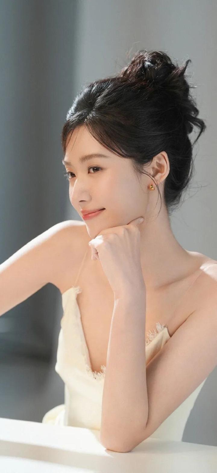 卢昱晓 美到发光