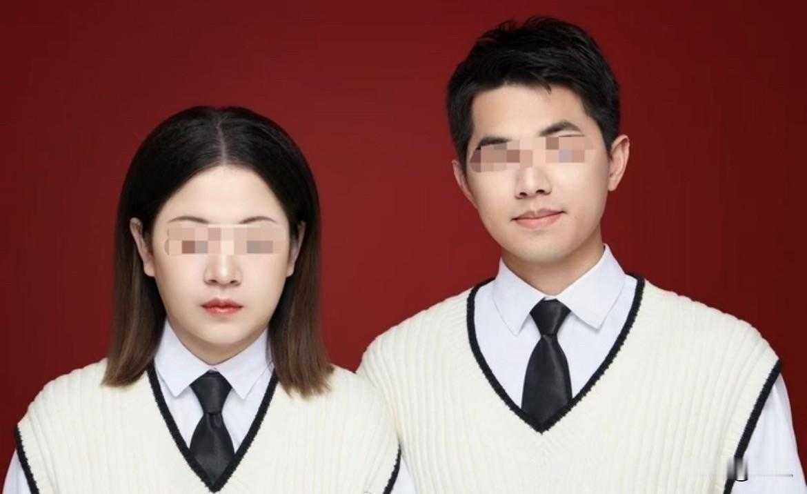 一对夫妻，十个月之内接连离开。2026年1月8日，谢家振和妻子黄汶雯合葬在深圳。