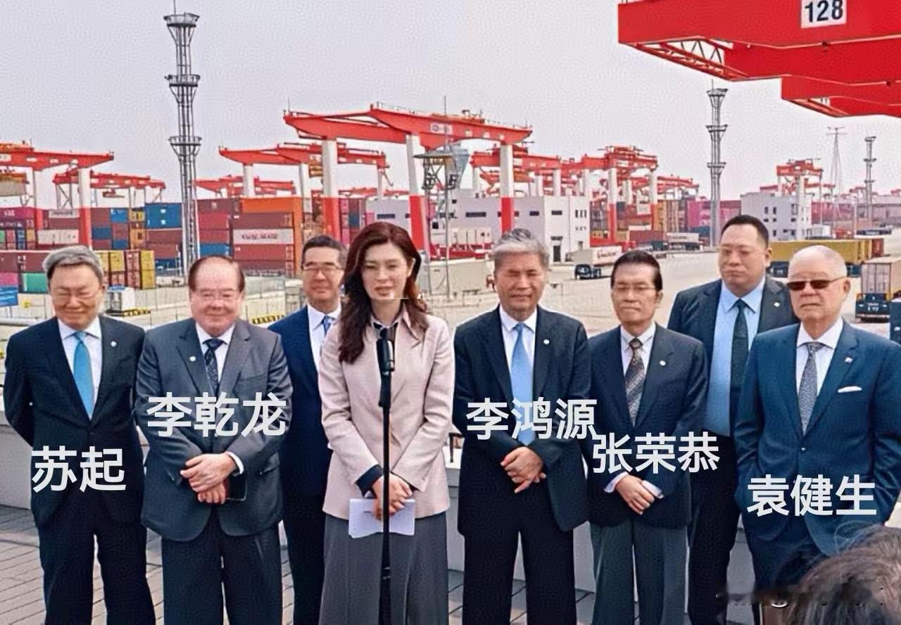 用好老同志
老中青三结合
思路很正确
将来国家统一
他们是功臣[鼓掌][比心]