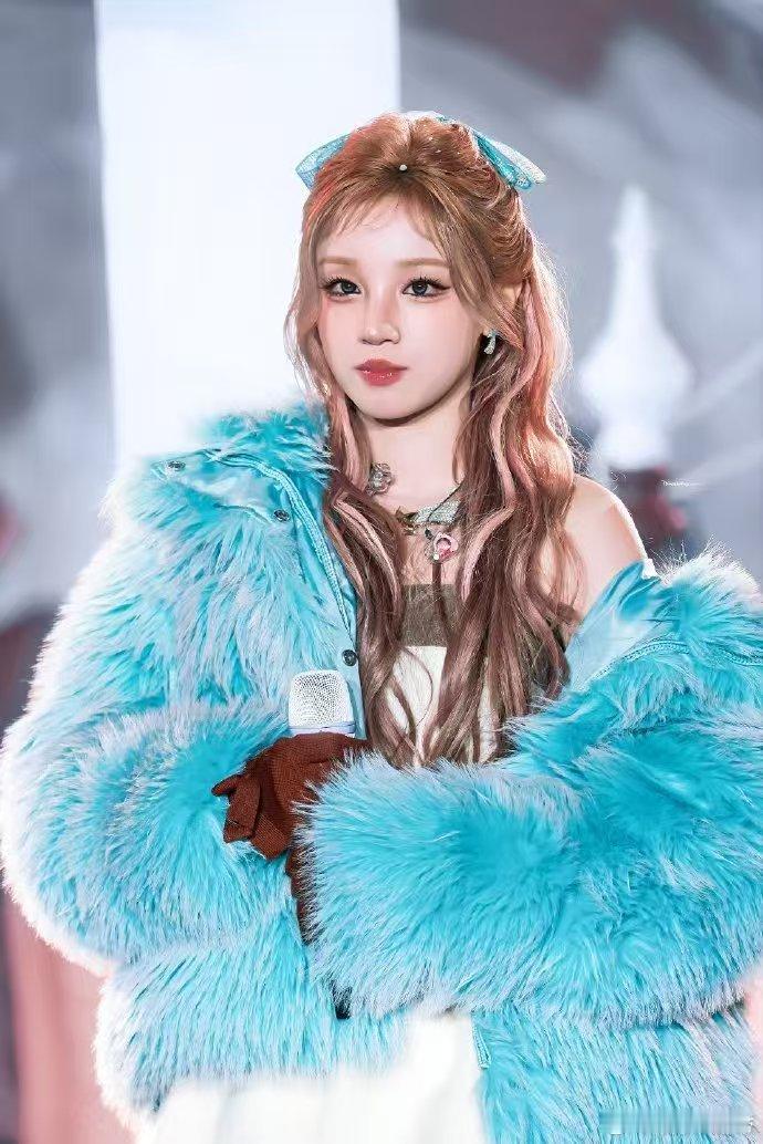 宋雨琦精致得像个手办 谁懂啊！宋雨琦精致得像从橱窗里走出来的手办！金发碧眼自带漫