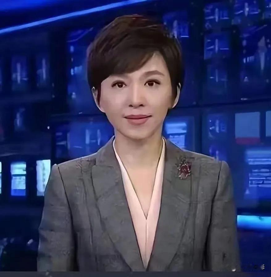我现在最理解不了的人，
就是央视知名主持人欧阳夏丹了，
她今年49岁，没有结婚，