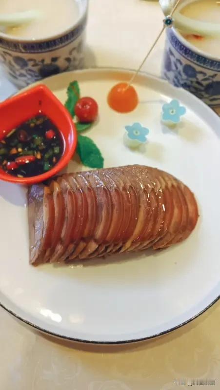 身为阿胶乡山东聊城东阿人，必须给大家安利这里的美食和美景。美食首推东阿黄河鲤鱼，