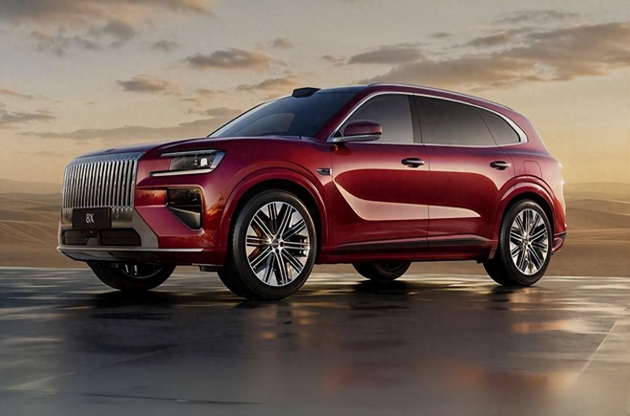 极氪8X要来了！三电机1030kW、零百2秒级，或40万起


先给大家报点硬货