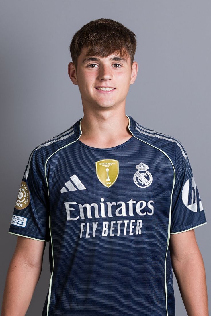 皇马 阿斯:❗️多特、纽卡斯尔、帕尔马、AC米兰都对迭戈·阿瓜多感兴趣。 