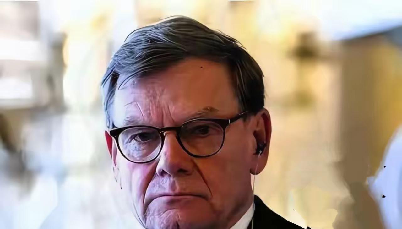 德国外长与中国在稀土问题上发生激烈冲突。
​德国外长声称，德国稀土用在哪不关中国