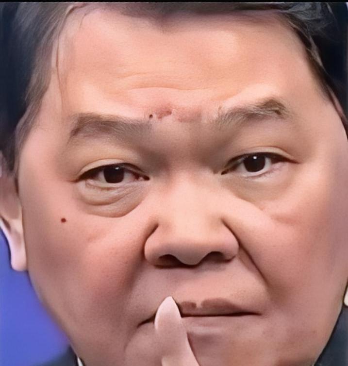 台湾省退役军官黄征辉说出了一句让特朗普最扎心的大实话：这位前总统这辈子最大的败笔