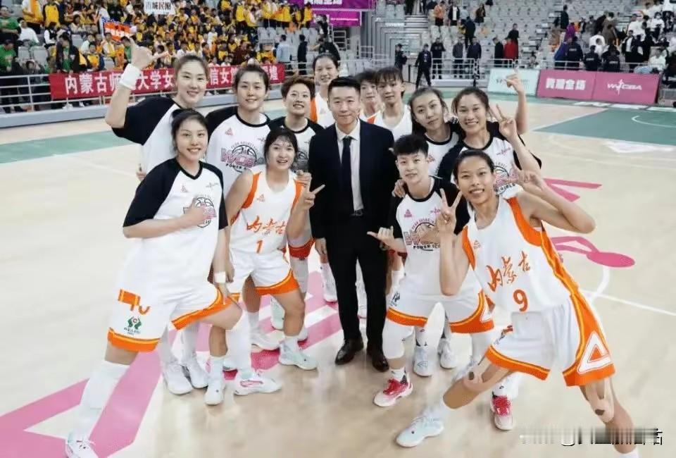 WCBA总决赛川蒙对决主力阵容大比拼：

杨毅VS杨赞————杨赞完胜
坎贝奇V
