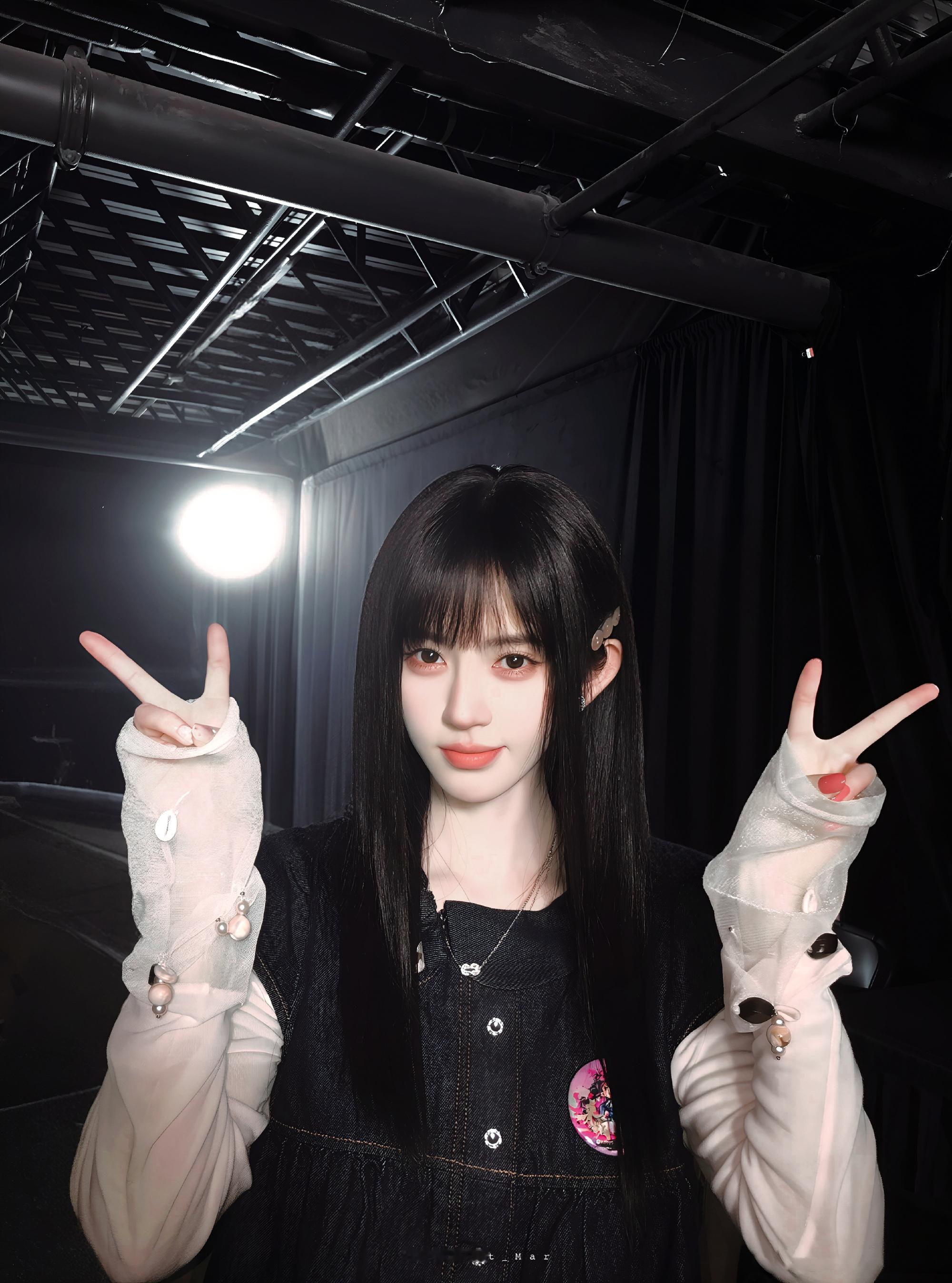 鞠婧祎  jjy鞠婧祎jjy鞠婧祎花戎"Secular shackles wil