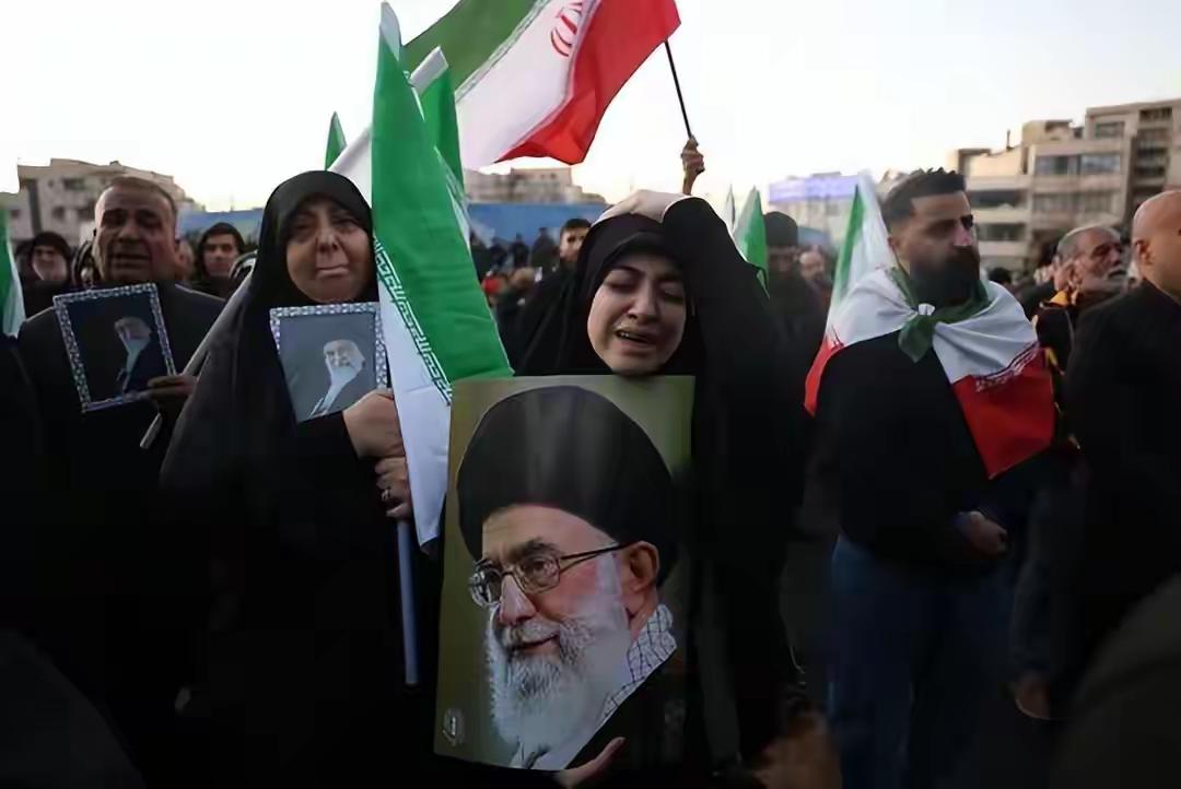 网友为伊朗简直是操碎了心 ! 从打击目标、打击策略，到战术欺骗，应有尽有 !
