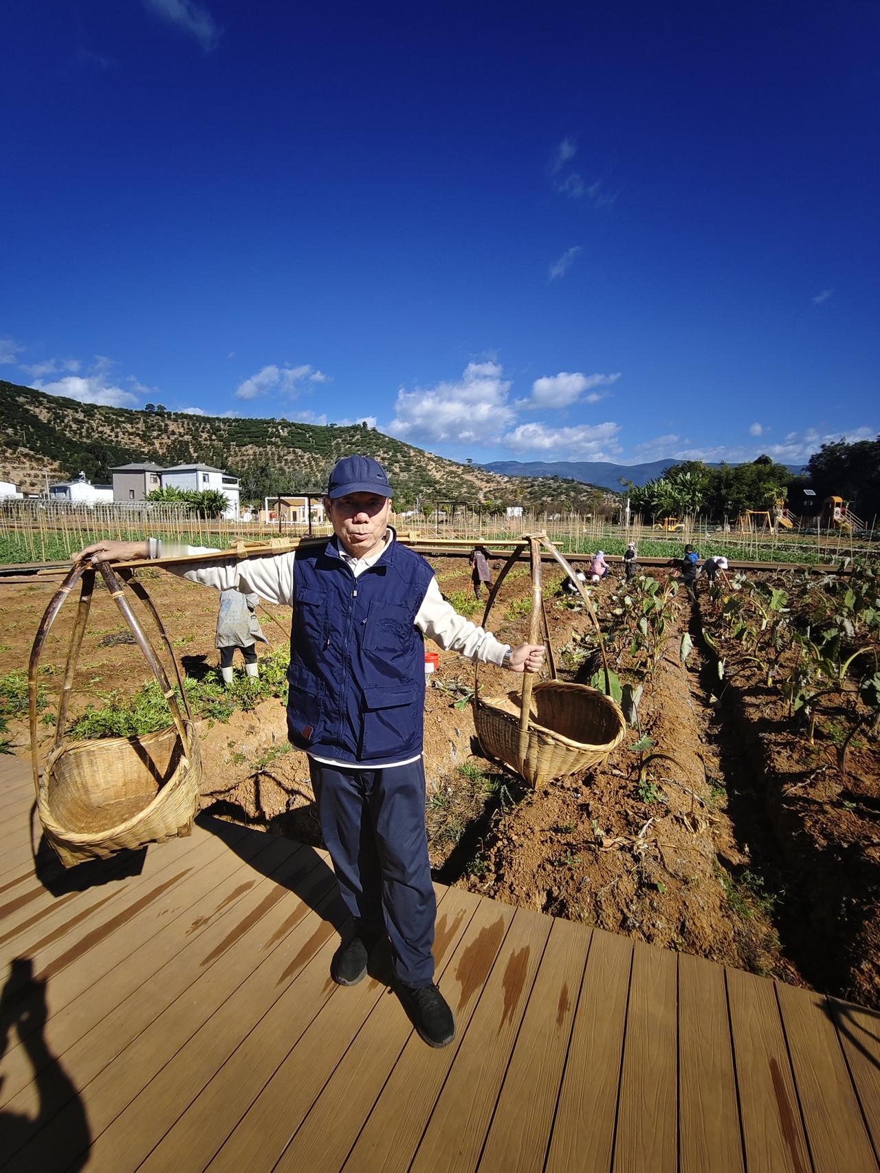 开心农场寻开心
石屏县异龙湖南岸有个水月寺，与其相邻的是一个开心农场，这是一个国