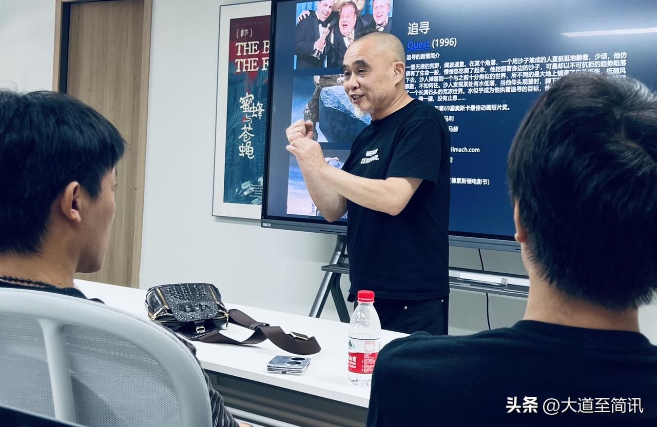著名学者、艺术家、编导苏夏组成阵容强大的Al电影导演大师班主创团队
清茂艺术致力