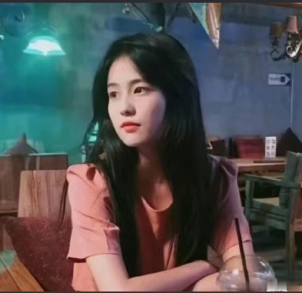 早期的鹿宝也是很萌的 少女时期的白鹿就是萌物级别的 