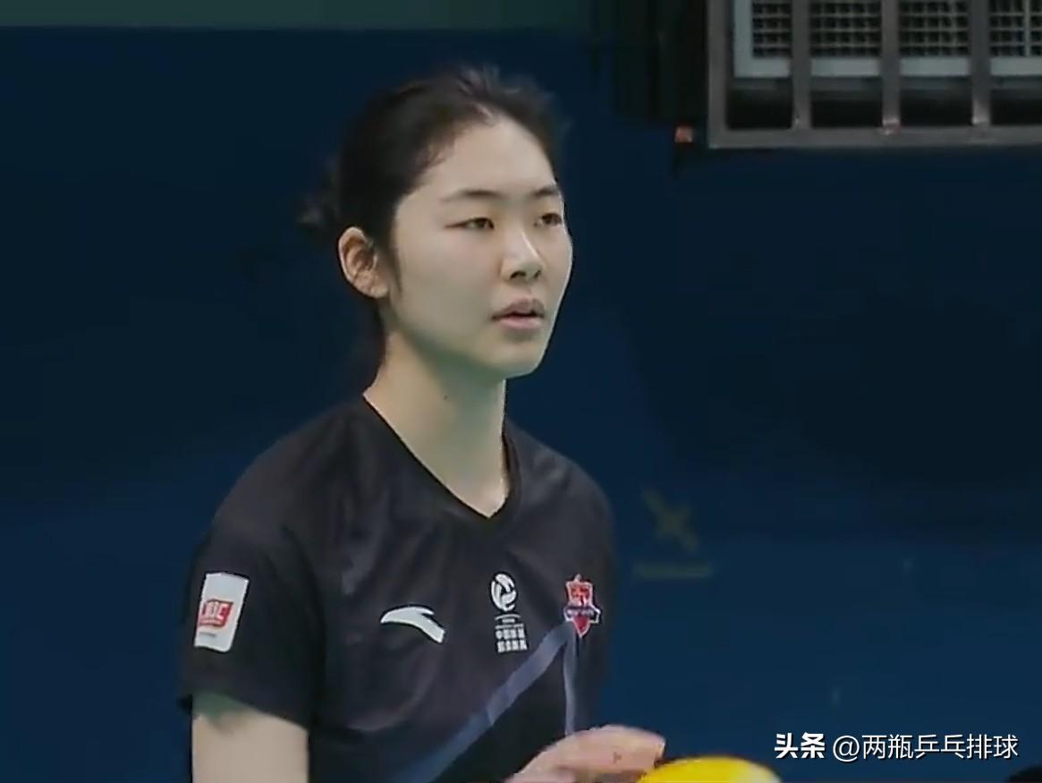 河南女排1-3天津女排，毛唯嘉“露馅”了？并非如此！她进攻15扣10中，成功率高