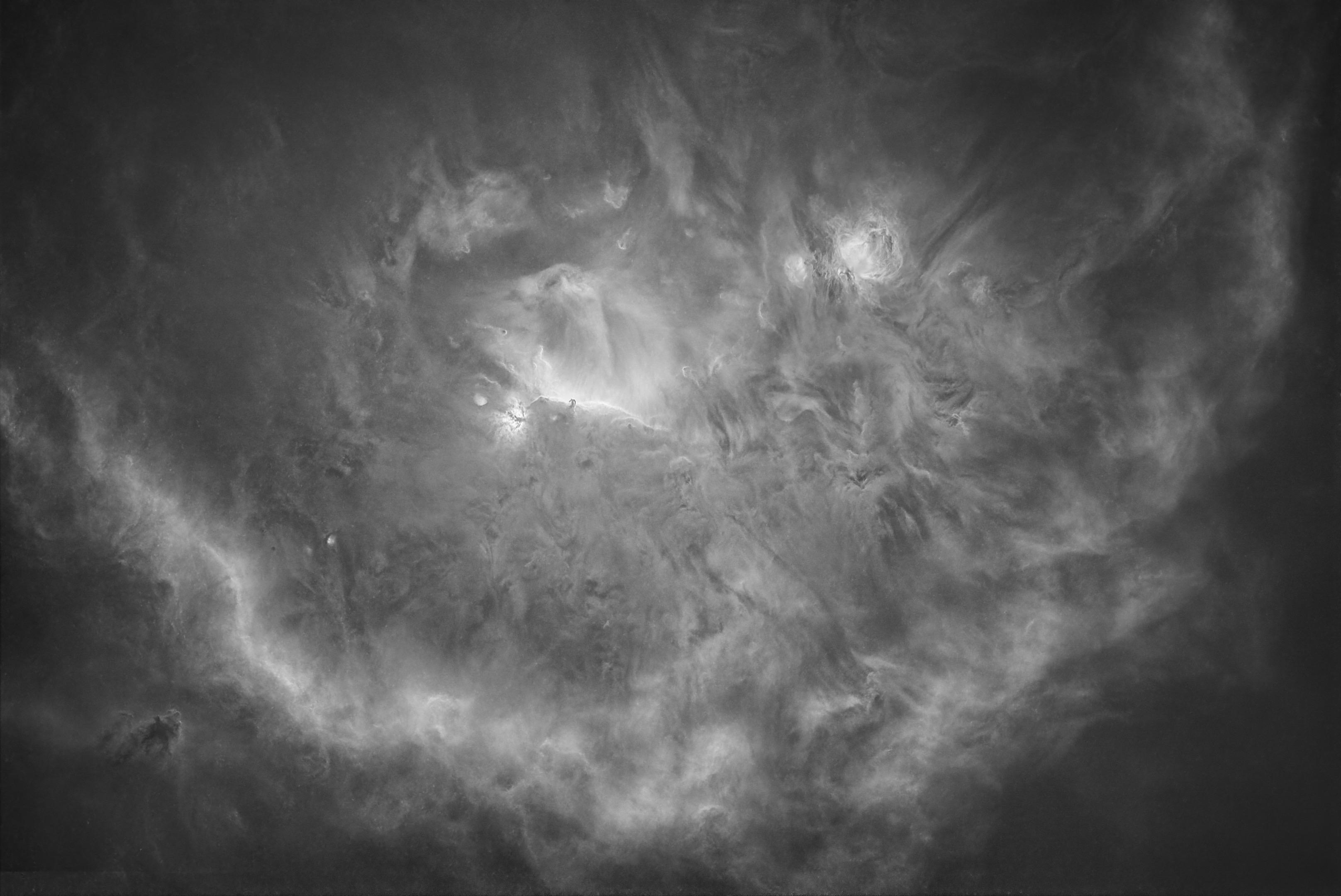 老蛙百微镜头视角下的猎户座大星云。老蛙百微100mm f/2.8视角下...