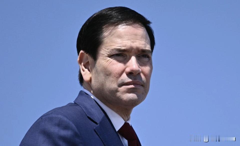 美政客高调宣称乌军是欧洲最强军队：实则兵源老化装备依赖外援战力存疑
美国国务卿马