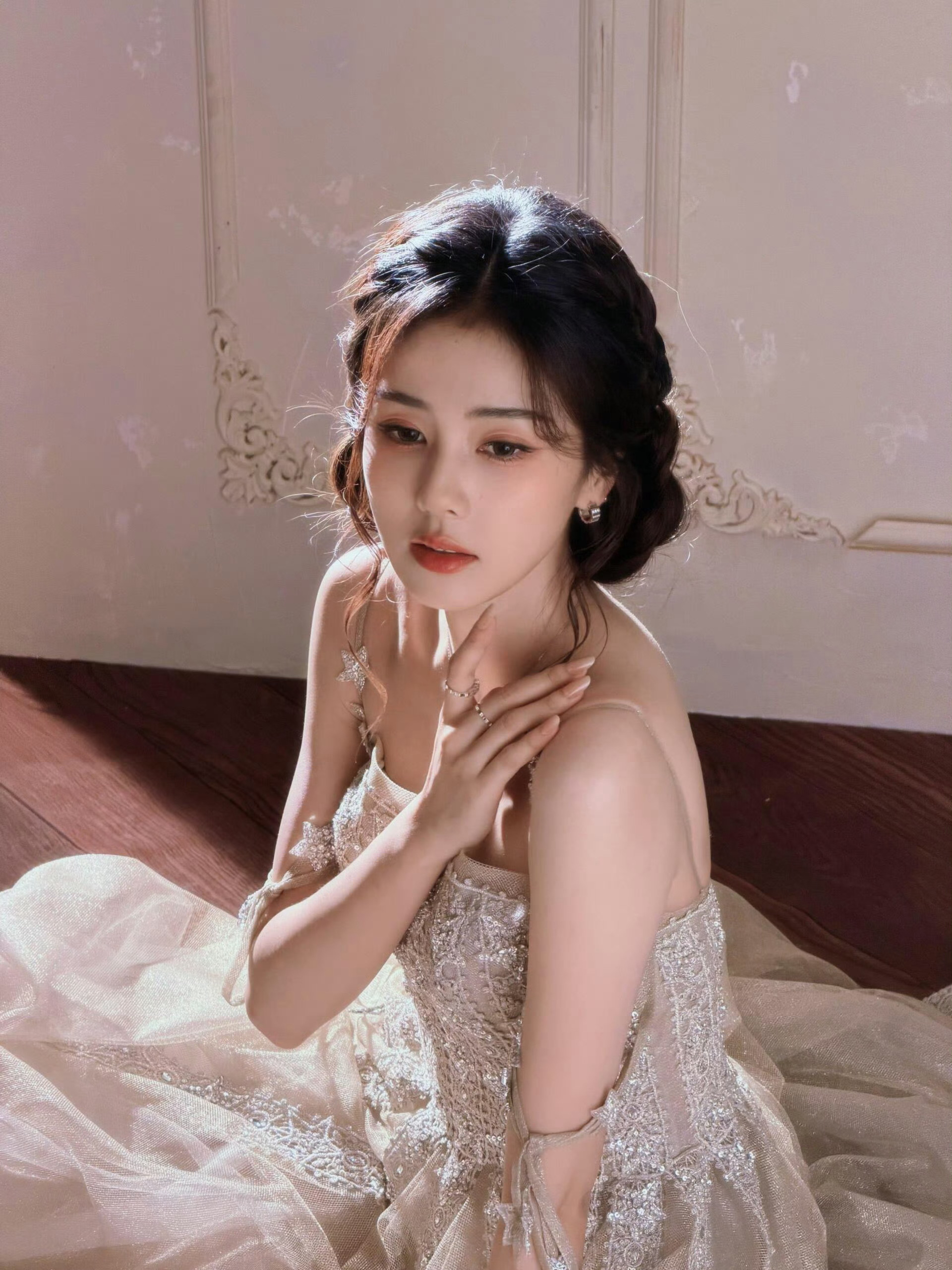 曝白鹿团队重组  不了解 只期待超级无敌大美女的待播剧《莫离》叶璃 
