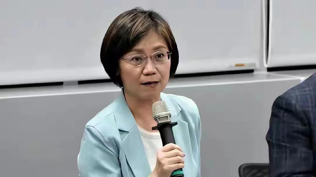 蓝委翁晓玲对绿营撂下重话，接下来将严格检视预算，并找出找出“绿媒饲主”，大幅删除