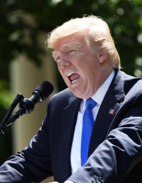 现在，世界人民应该感谢特朗普，因为，他让我们把资本主义看的越来越清楚了，把美债看