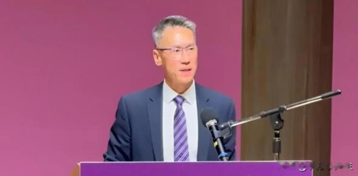 台湾地区清华大学校长高为元今天举办说明会，再次为他5月带职赴美求职，参加美国夏威