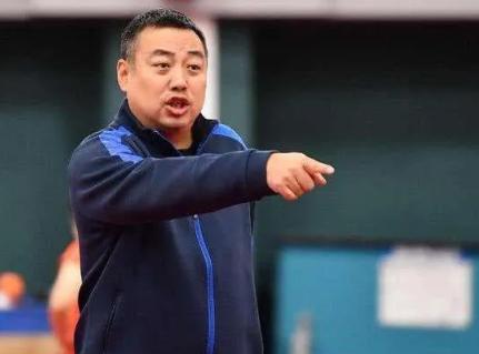 国庆佳节本是欢乐的时候，可刘国梁教练却犯了愁，为啥呢？两大难题就摆在他眼前，真够