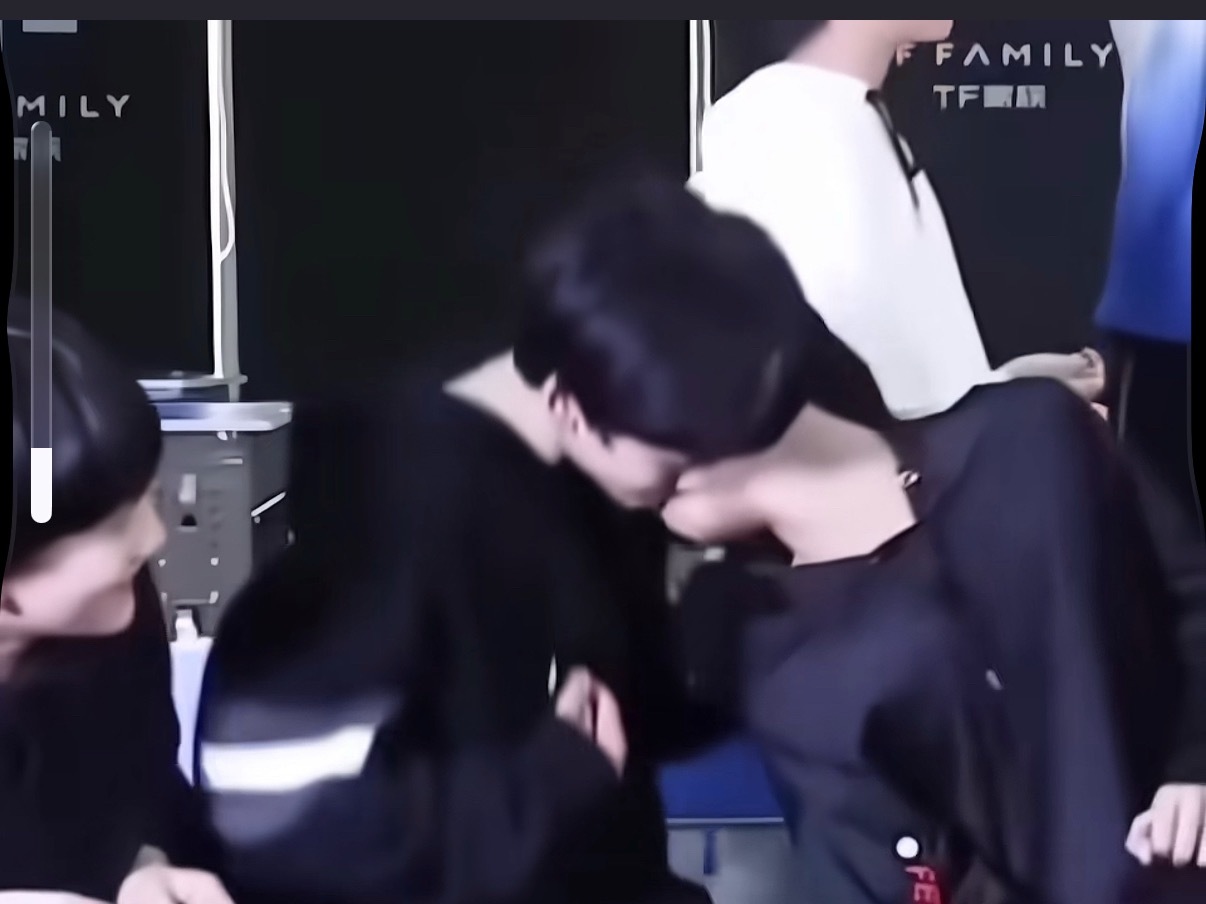 左邓这尺度？？ sdfj有不腐的团吗 