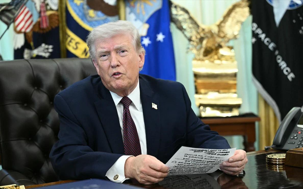 记者：总统先生，蓄意攻击民用基础设施是否违反了国际法与日内瓦公约？

特朗普：你