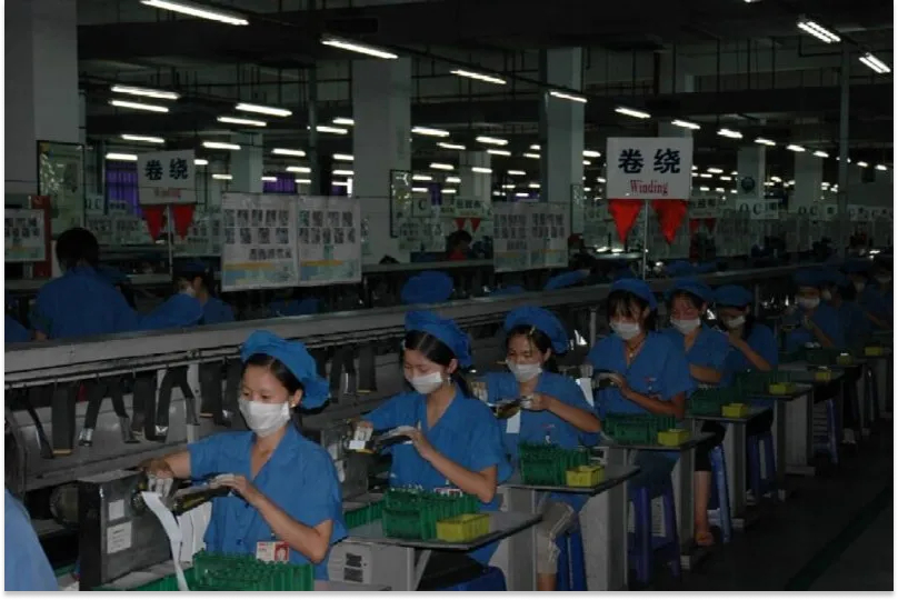 比亚迪在 2000 年左右的电池生产线～ 