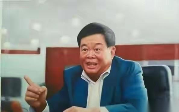 曹德旺说，我始终替陈光标讲话。认为不要为难他，他实际上是捐了很多钱！但他比较高调