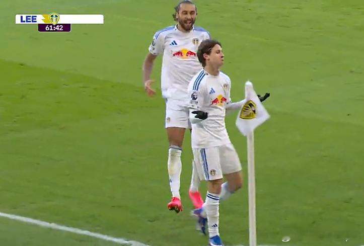 阿朗森速度生吃艾登海文，低射破门。利兹联1-0曼联ManUtdspot