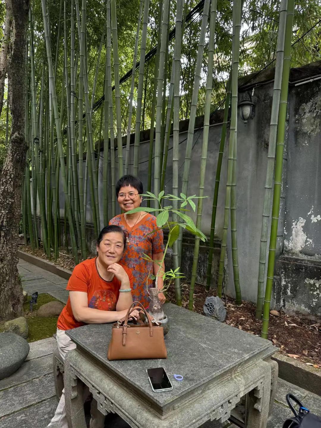 缝缝补补的华侨新村
​有种历尽时光的美
​只有亲临其间
​才能感受到！
  
