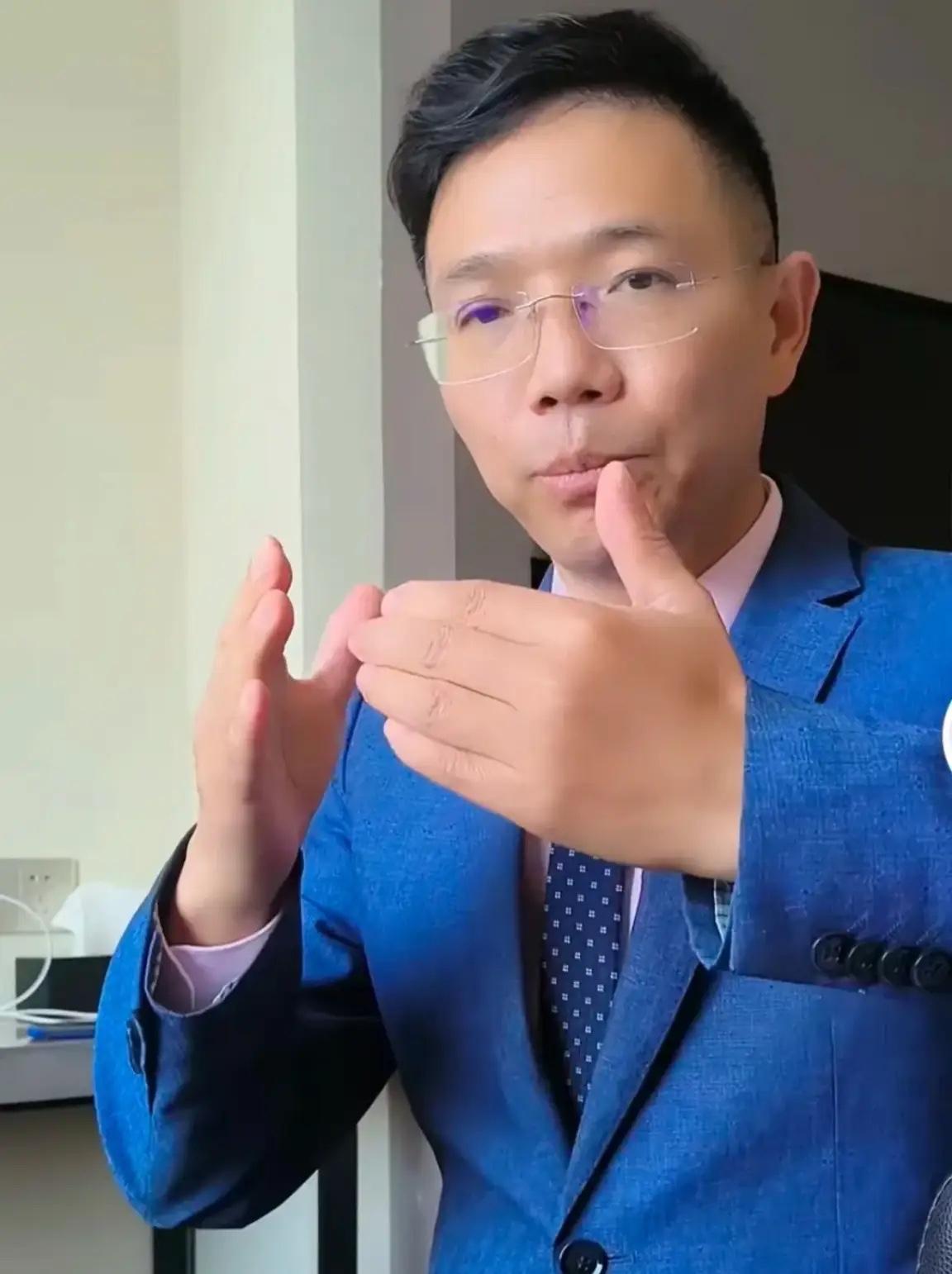 李圣律师这事儿真是让人三观震碎。王某晶他们家属为了让李圣不追究，又是拿 50 万