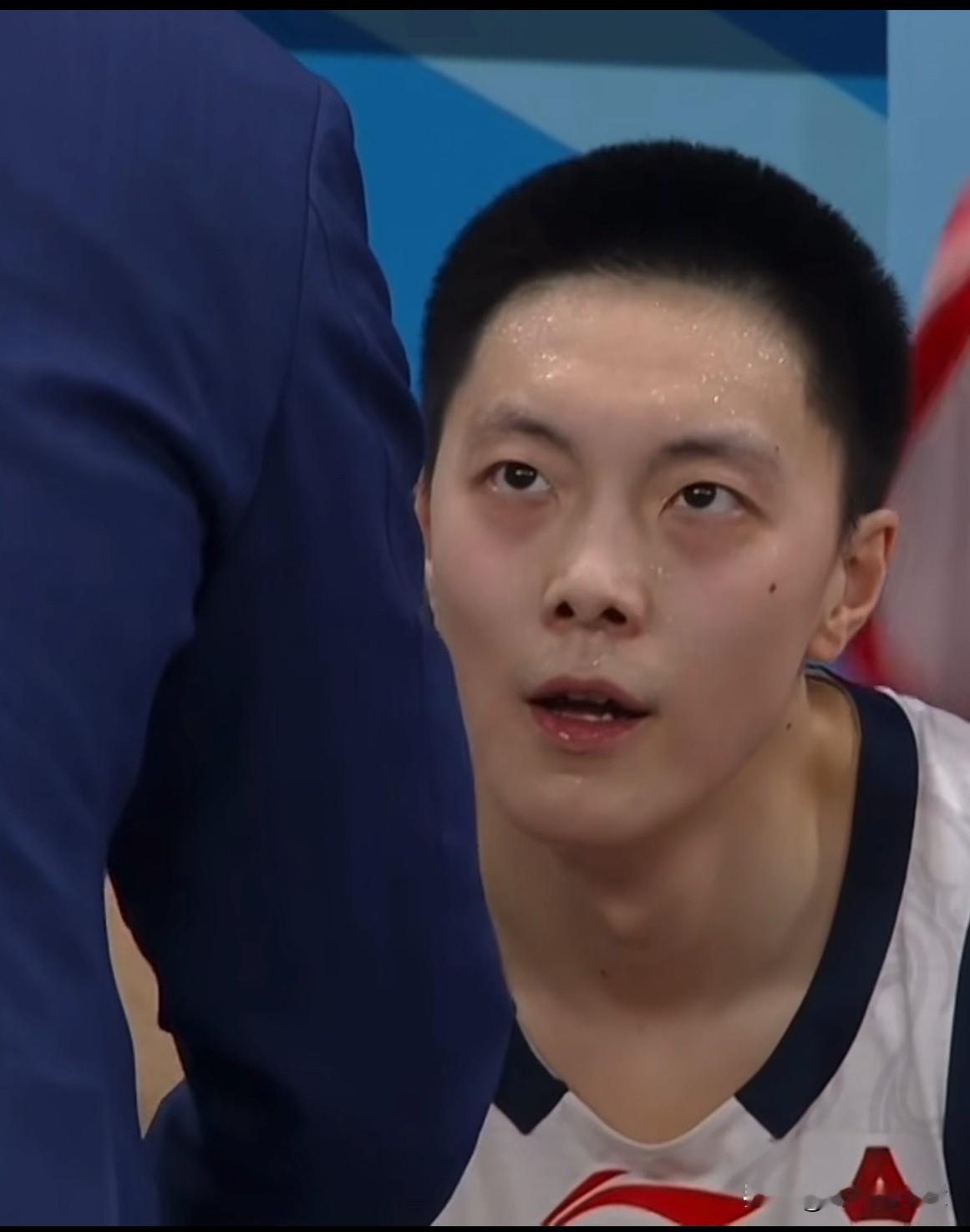 广东男篮不敌宁波男篮，队史首败！
简单说，广东队这次输给宁波，主要是“内线被打爆