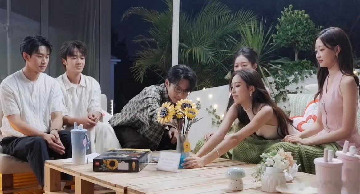 心动9花开了人自闭了笑点密集！于洋收到乐高向日葵开启自闭模式，盯着图纸无从下手，