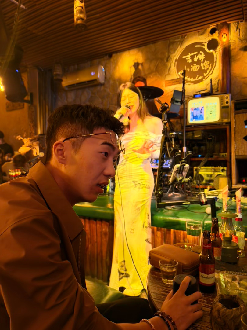 我真服了，邓才厚出发之前跟我说他拍vlog我就没拍，结果过两天要走了他说他不拍了