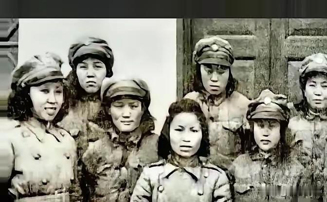 1942年，7名军统姑娘被日本鬼子围住。日本鬼子见是女兵，兽性大发，便丢下枪，一