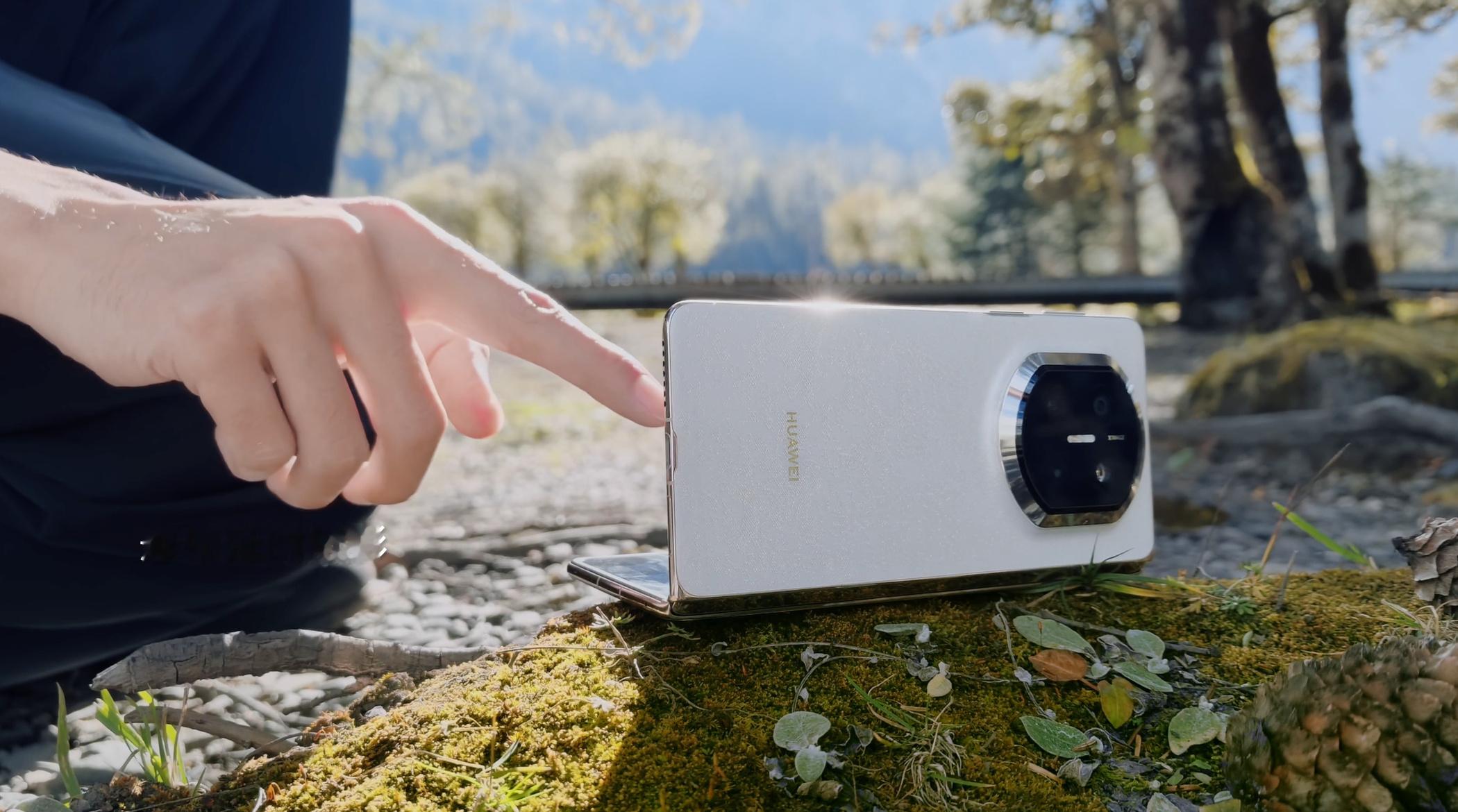 国家地理镜头下每一帧都是大片晨雾漫过湖山的清晨，用它随手记录，竟真的像把自然装进