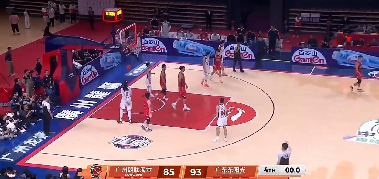 25-26赛季CBA常规赛第五轮，广东队客场93-85击败广州，萨林杰今晚砍下3