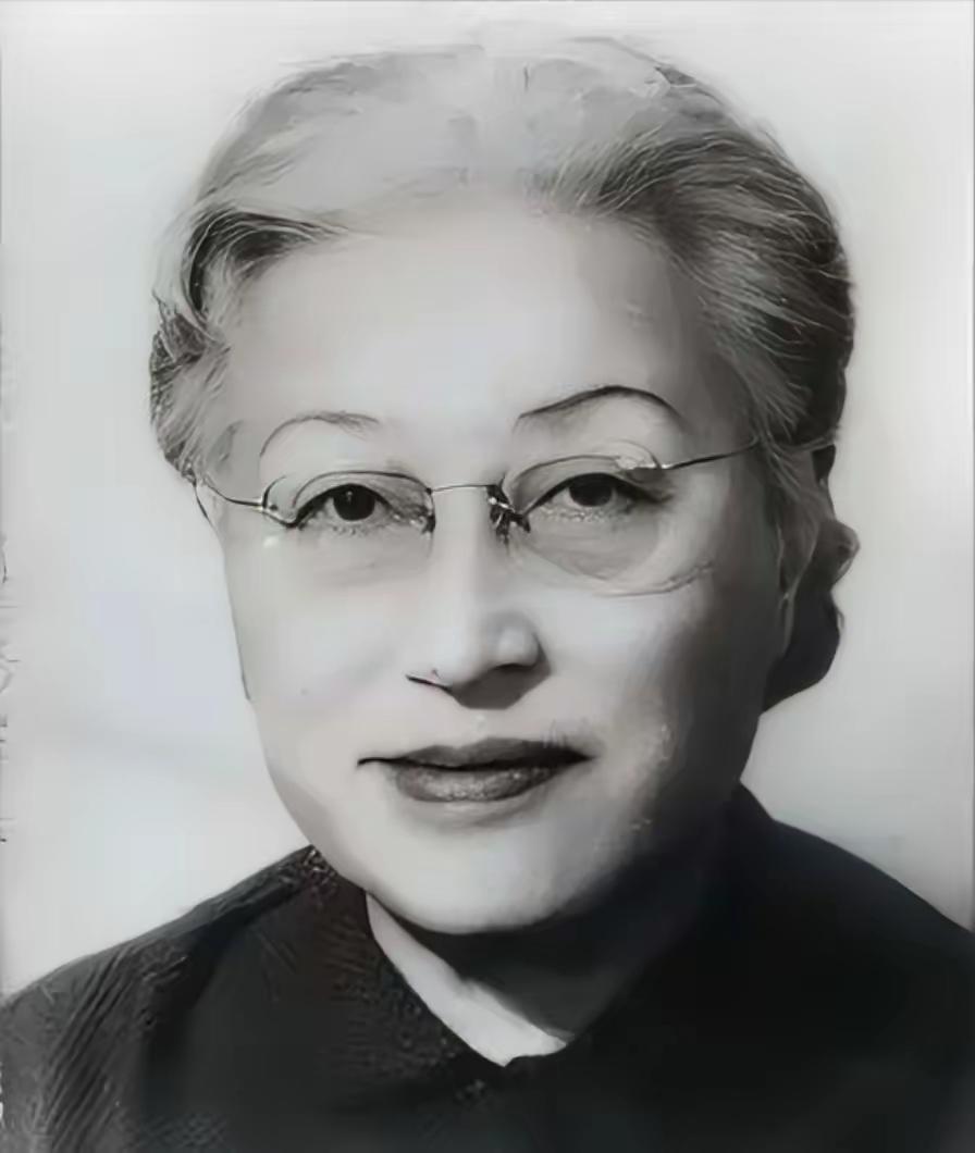 1971年，84岁的蒋介石收到了前妻陈洁如的遗书，书信中寥寥几句话，蒋介石看得涕