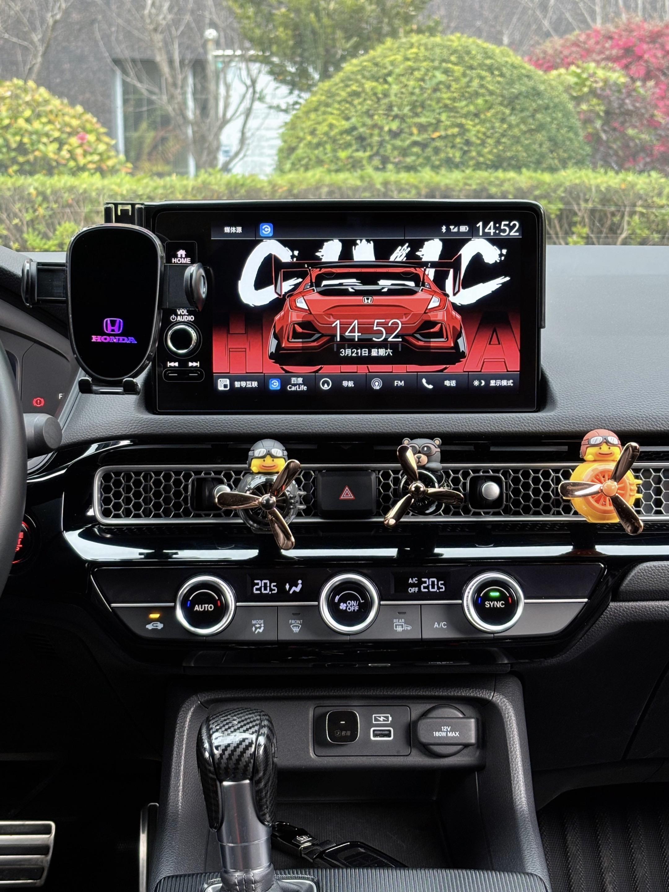 各位思域车主，一人分享一张自己爱车的照片