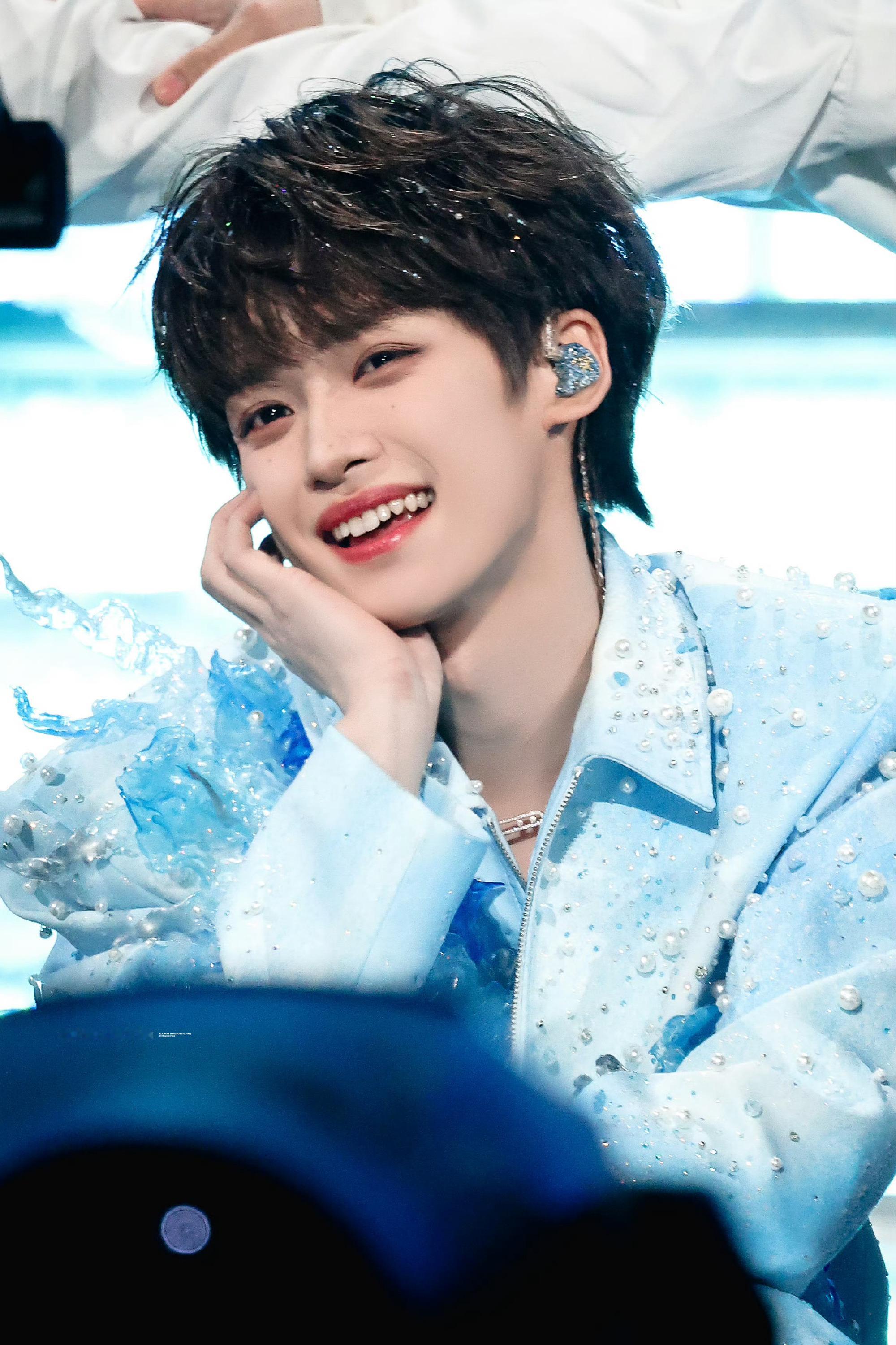 内娱应援卷起来，梓渝粉丝把非遗做成龙虎灯花篮应援，真的太厉害了👍别人的应援拼排