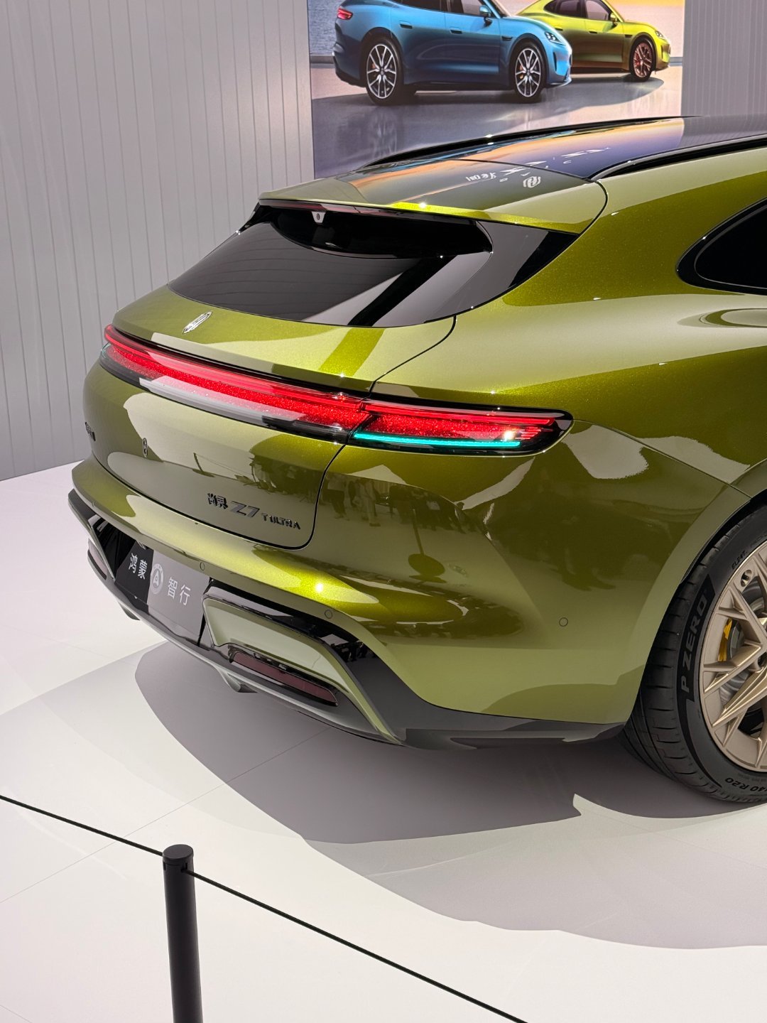 给大家来几张智界V9/尚界Z7T的现场图华为发布会