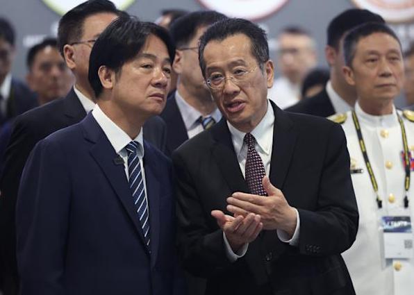 接连两次重磅信号，民进党准备放弃“台独”，准备和大陆谈判，两岸统一或许只剩最后一
