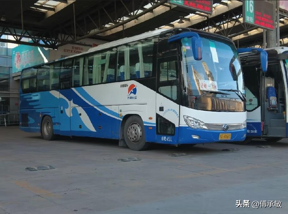 你当年在济南广场汽车站坐过哪一趟大巴？
        济南广场汽车站，也就是老