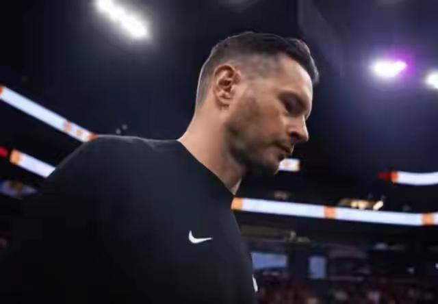 湖人不敌太阳，三连败，怎么了！
一败绿军，尤可原谅，二败魔术，不可思议，三败太阳