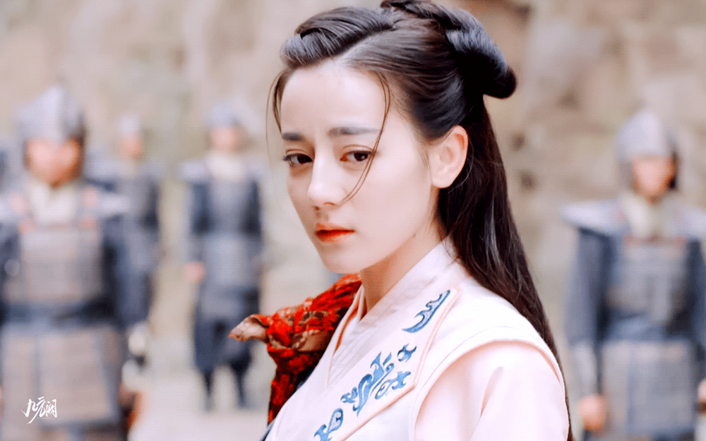 我觉得这种前期是江湖侠女 后期因为种种原因（被迫）入宫成为妃嫔的角色细想还蛮虐的