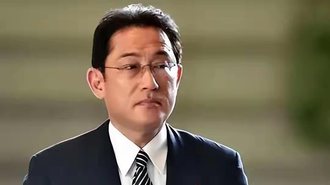 高市早苗涉台错误言论，让中日关系急转直下！岸田文雄此时批评她“慢了一步”，实则是